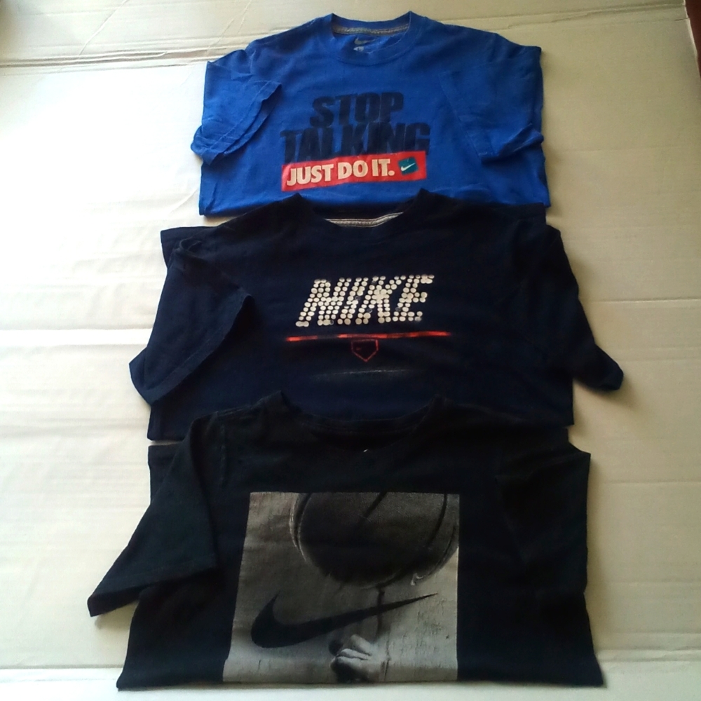 3 Nike T shirts
